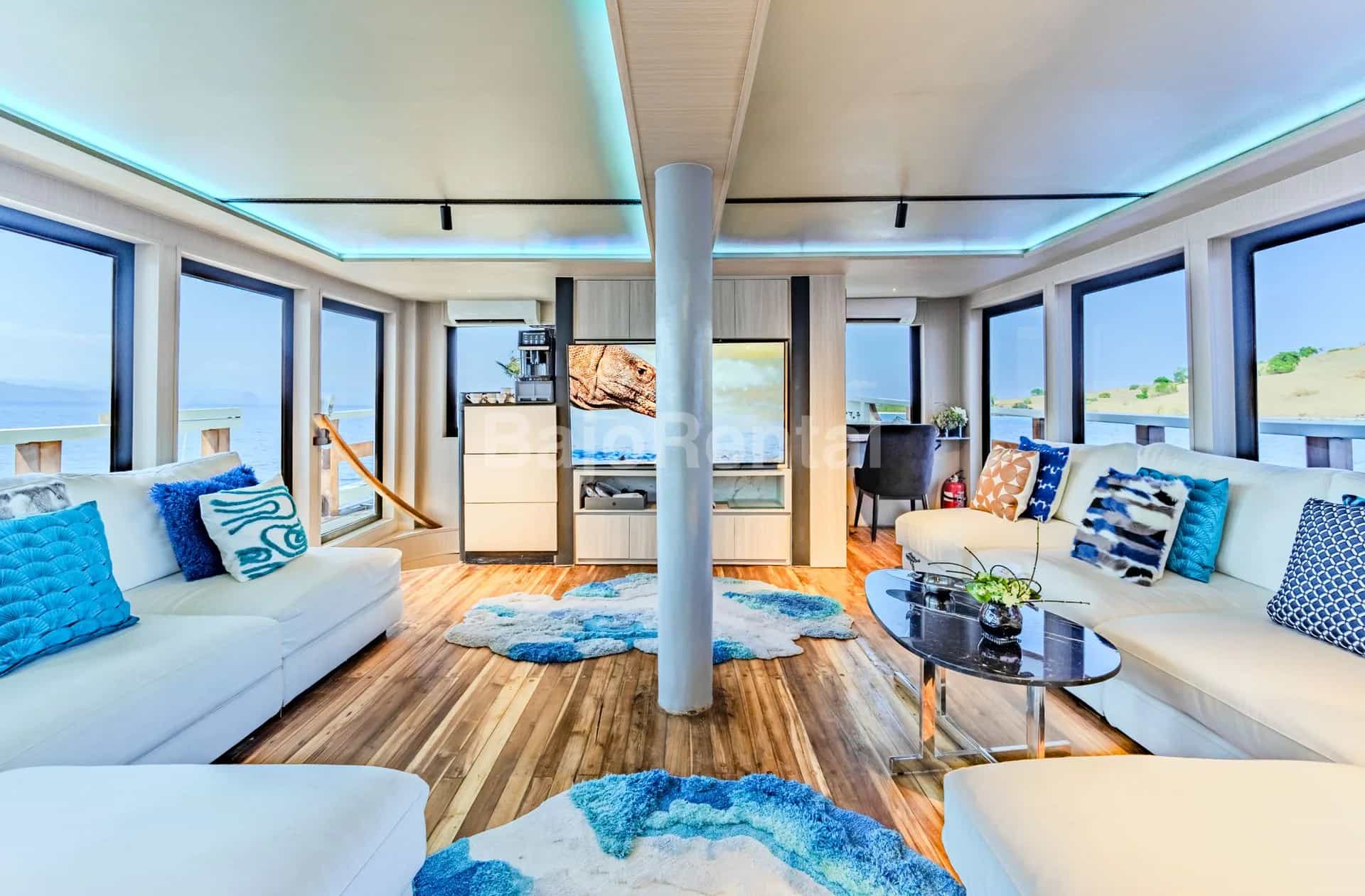 Kayra living area
