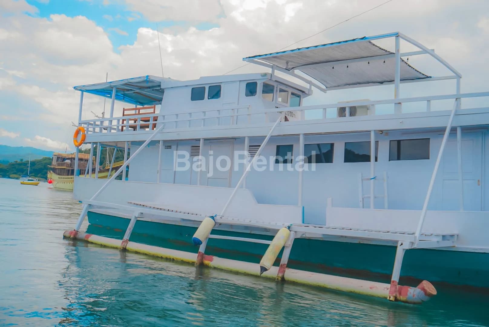Nufa Liveaboard wooden boat at anchor