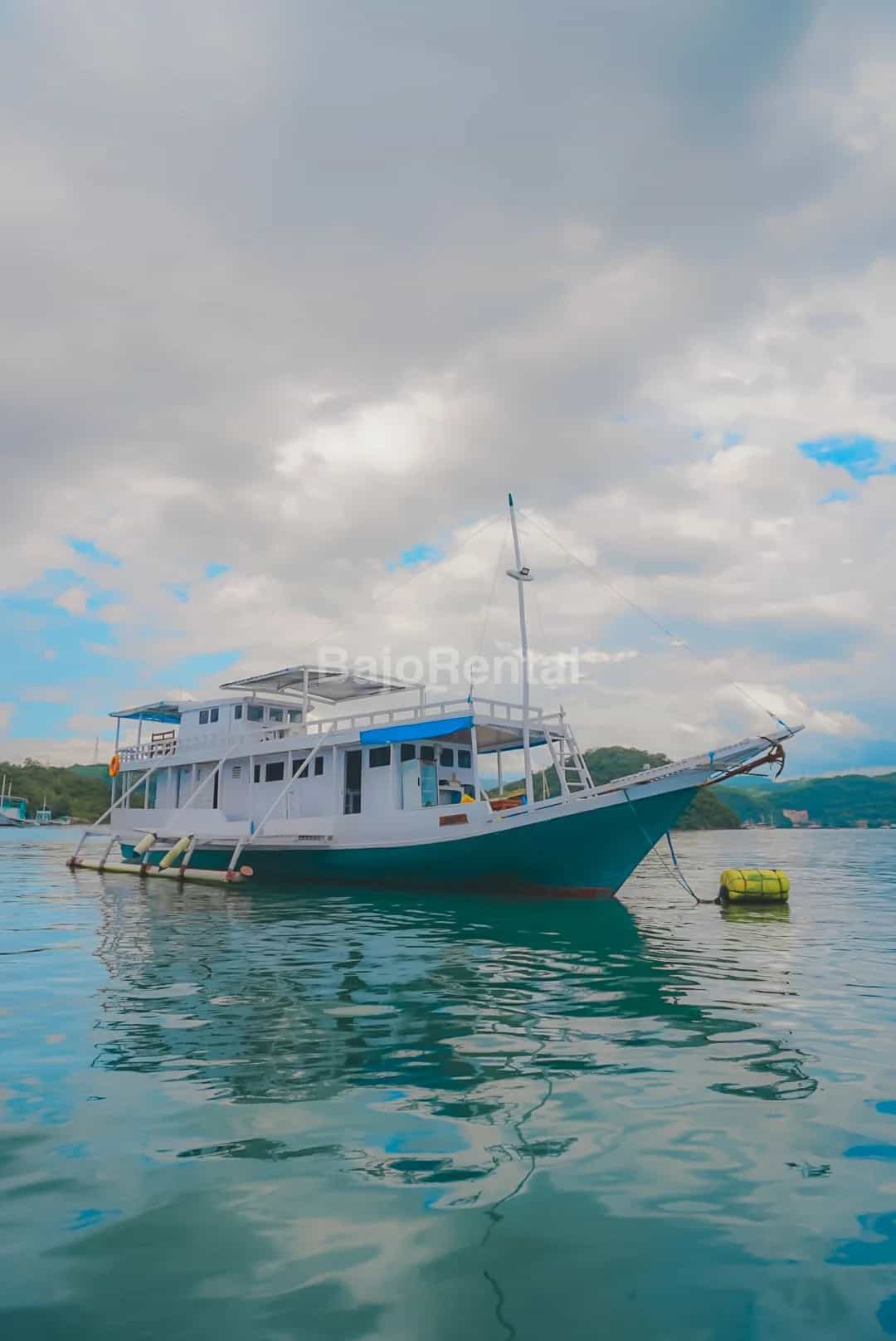 Nufa Liveaboard in Labuan Bajo waters