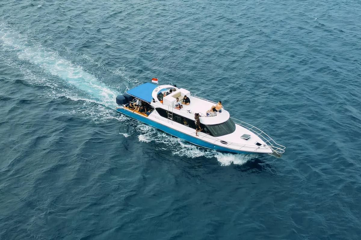 Speedboat crossing between the Komodo islands